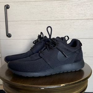 Nike Women’s Roshe One Moire Training Running Shoes